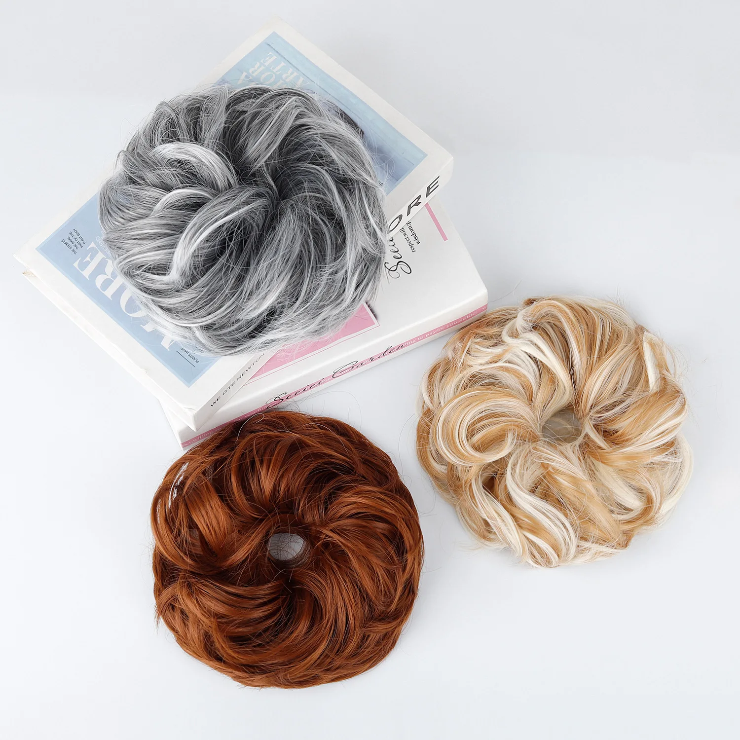 إكسسوار شعر أنيق على شكل كعكة  - مراجعة Claw Clip Messy Bun Hair Piece وسعره